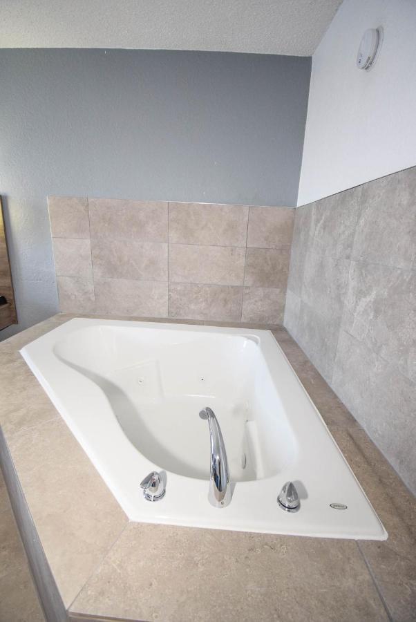 Quality & Hotel Sulphur Springs