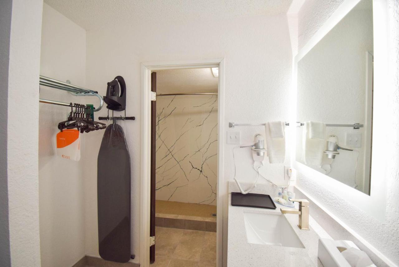 Quality & Hotel Sulphur Springs