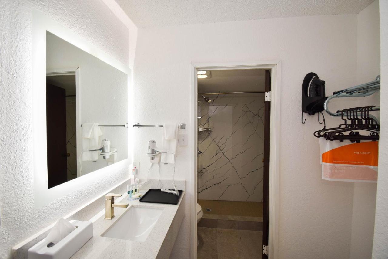 Hotel Quality & Sulphur Springs