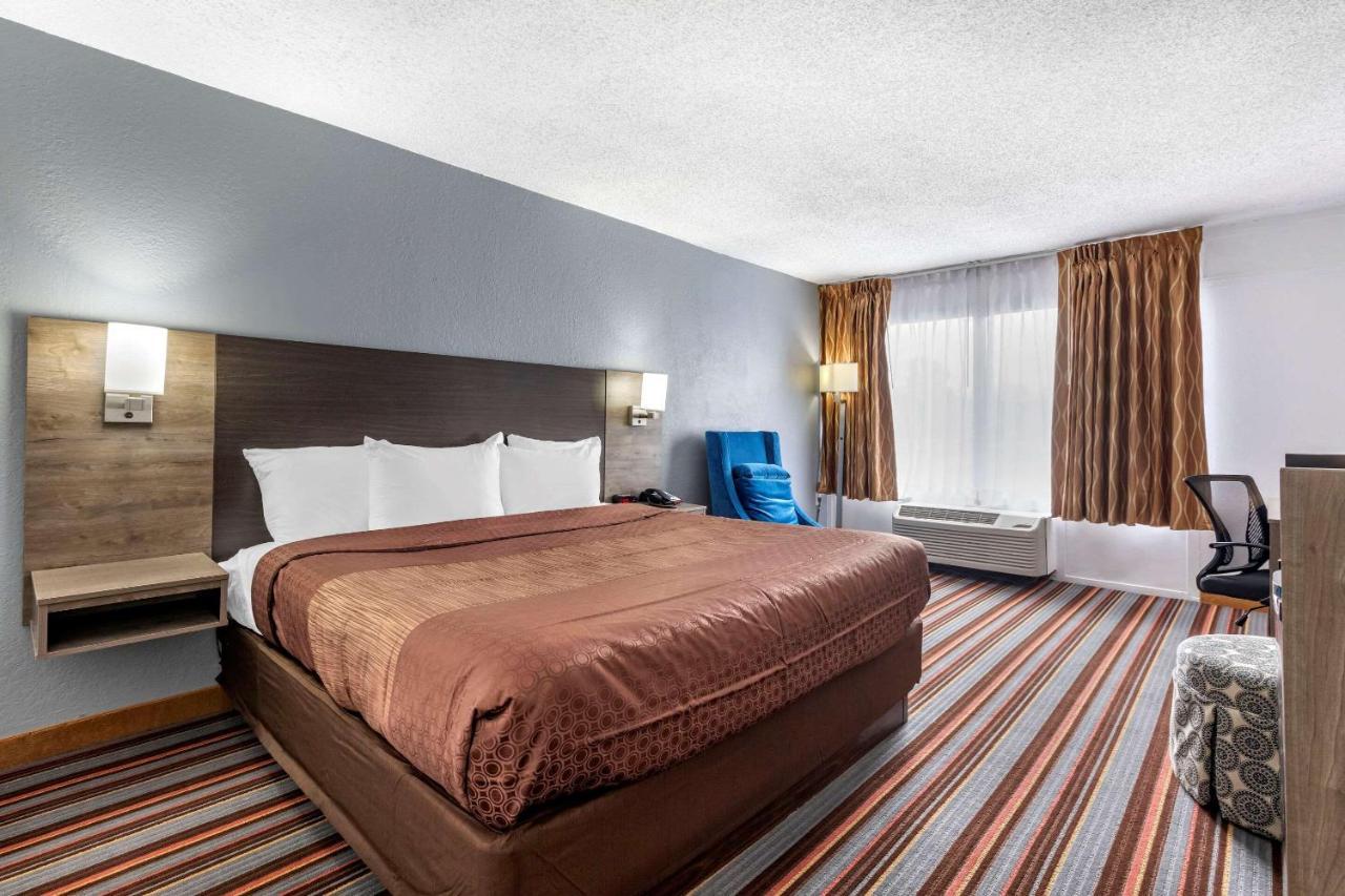 Hotel Quality & Sulphur Springs